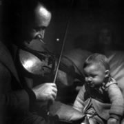 Django suona il violino